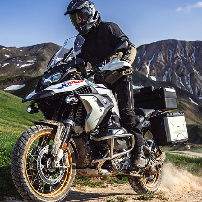 Motorbike equipment and protection | IXON