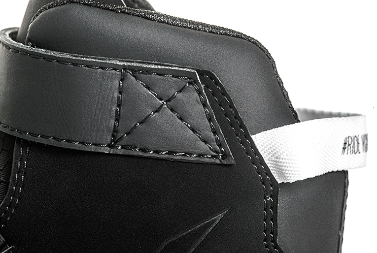 Chaussures de moto avec système FIDLOCK® Winch | IXON